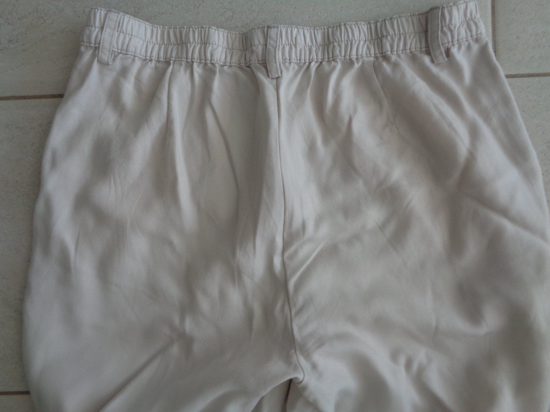 Nile Hosen: NILE HOSE GR.M NEUWERTIG – Gebraucht aus Rotkreuz von Samballi 2