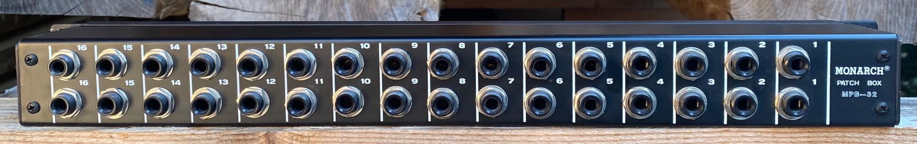 Console di mixaggio: Patchbay Monarch MPB-32 – Usato da Wirzweli venduto da Kreonides 2