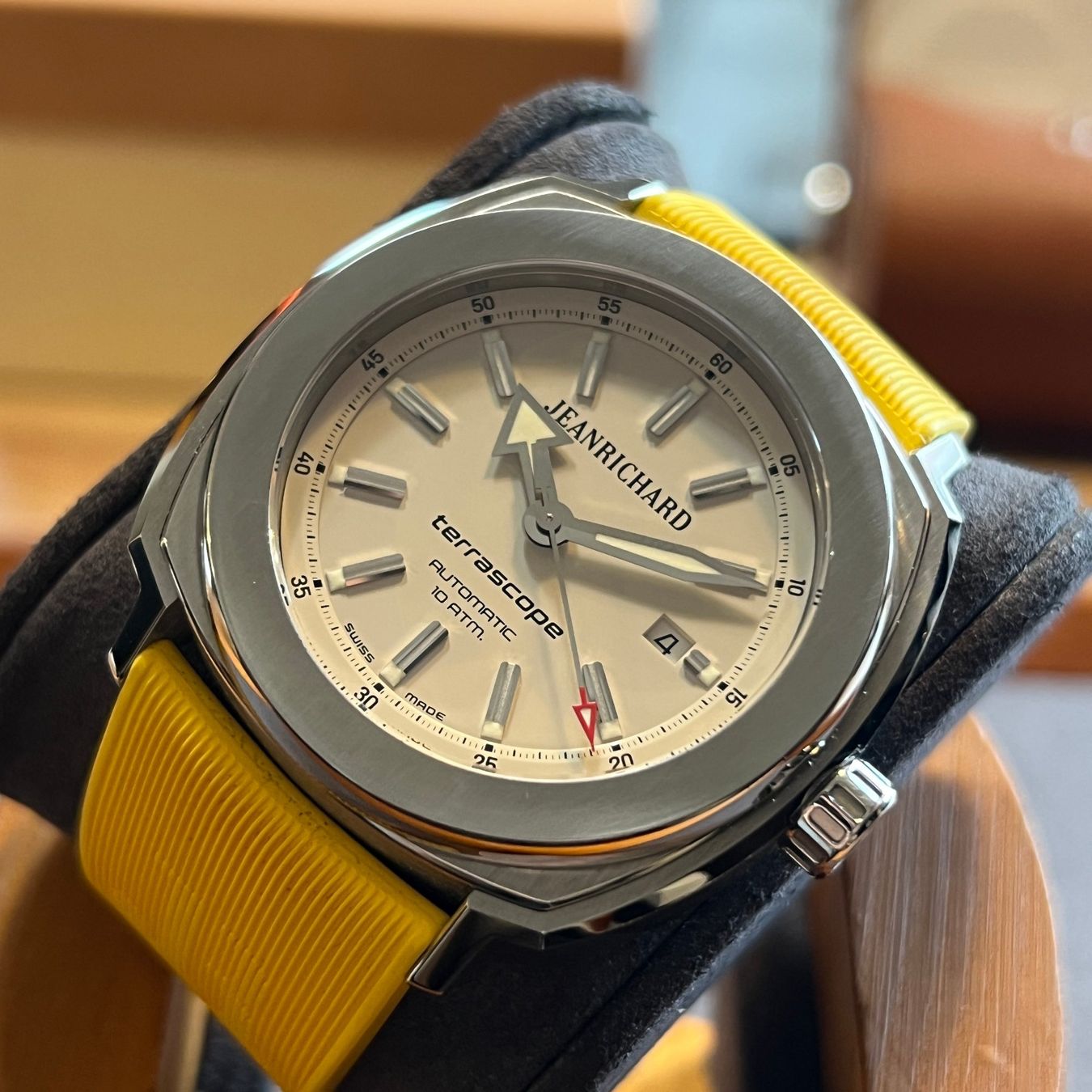 JeanRichard Uhren: JeanRichard Terrascope Silver Dial Automatic Date 60500 – Gebraucht aus Carouge GE von Watchaser 8
