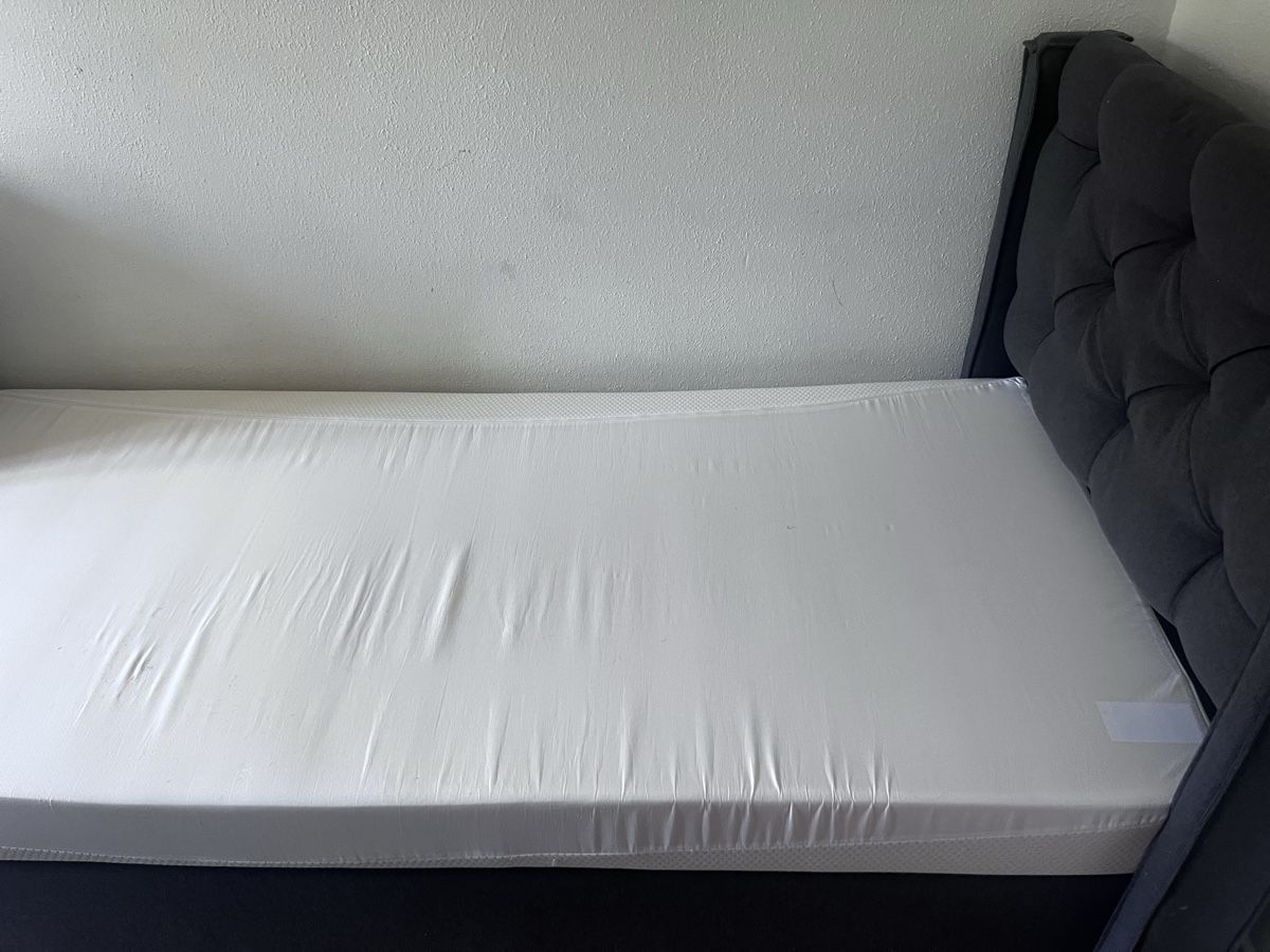 Betten: Single Bed with Storage good condition – Neu (gemäss Beschreibung) aus Wallisellen von dom_66mz 1
