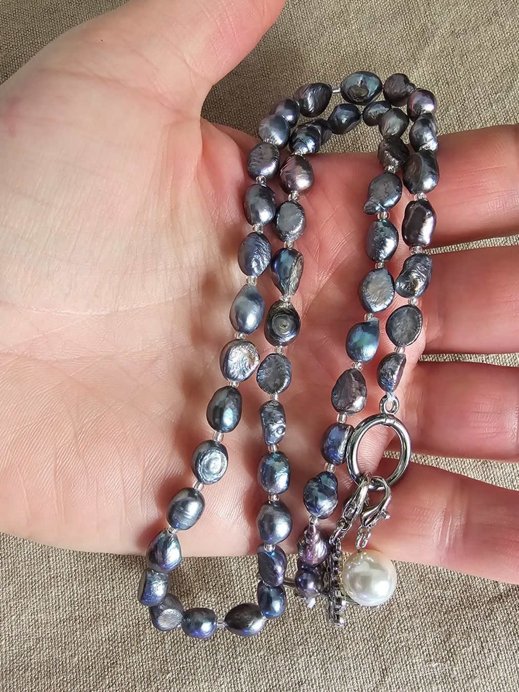 Catenine: Perlenkette lang Kette Zuchtperlen multicolor mit Charme – Nuovo (secondo la descrizione) da Riedt b. Erlen venduto da Gottestraene 8