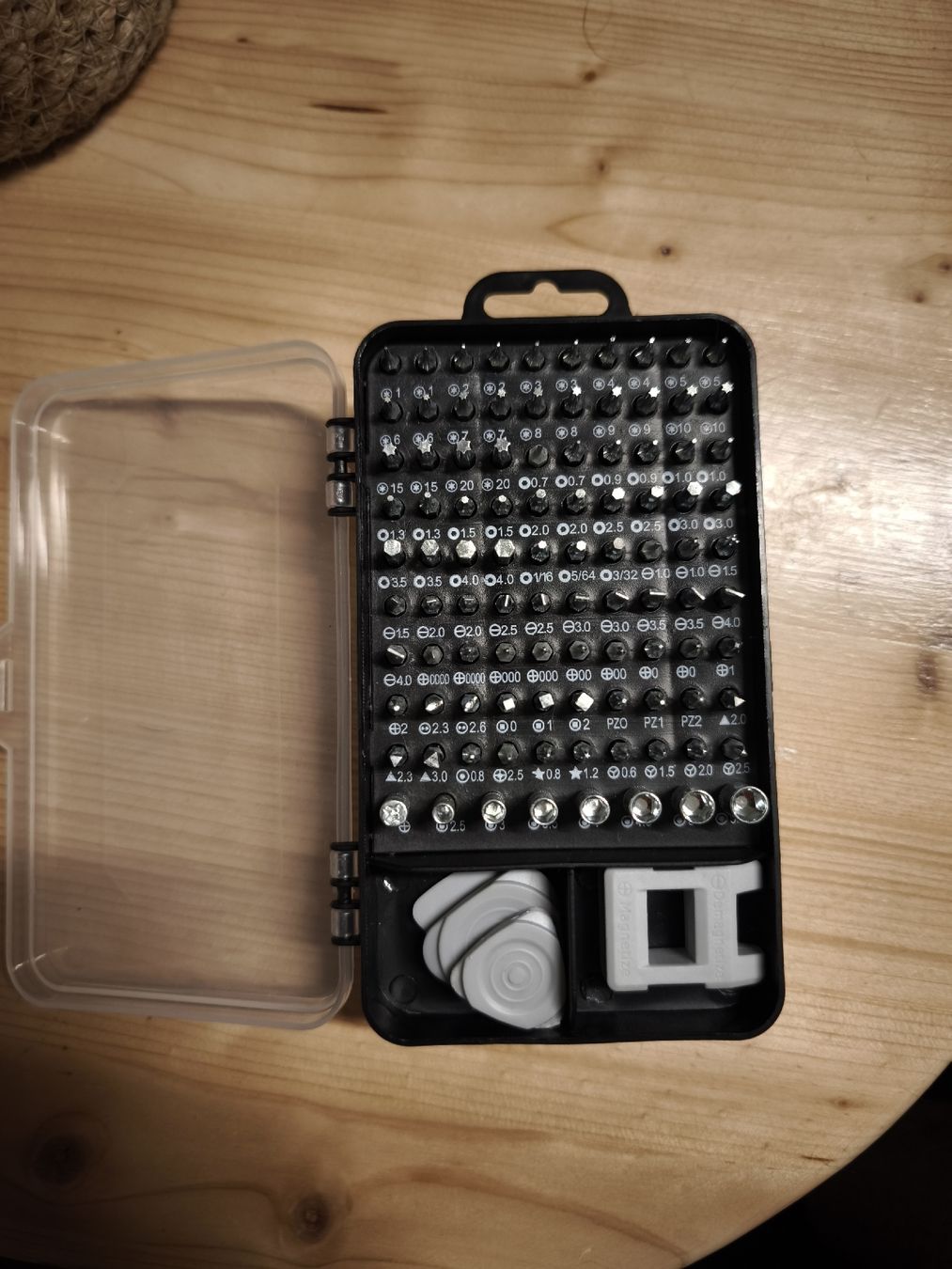 Tutti gli attrezzi: kit tournevis de précision – Usato da Peseux venduto da TheBabyWolf