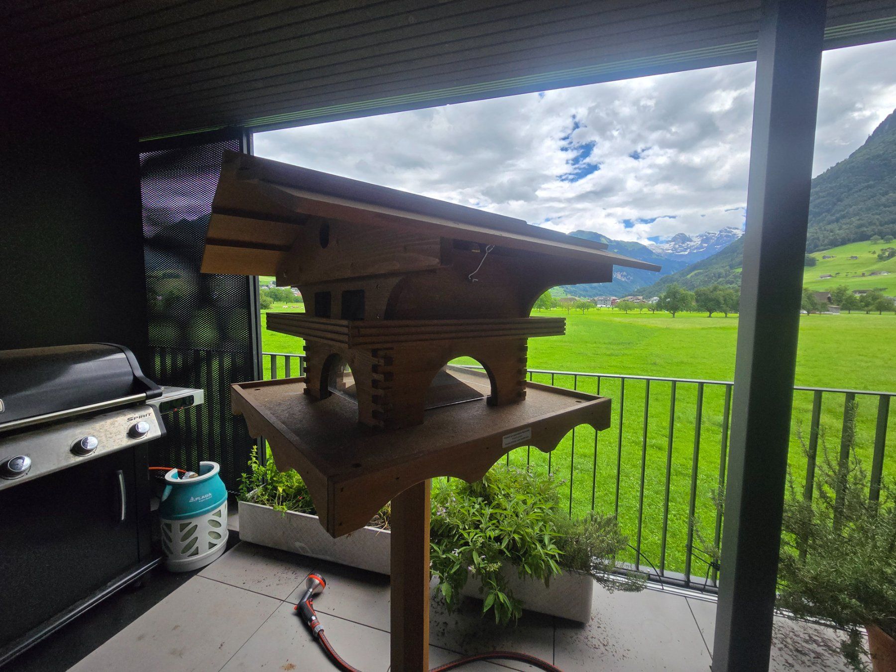 Casette per uccelli: Wunderbare Vogelvilla inkl. Ständer – Usato da Stans venduto da ismy22 4