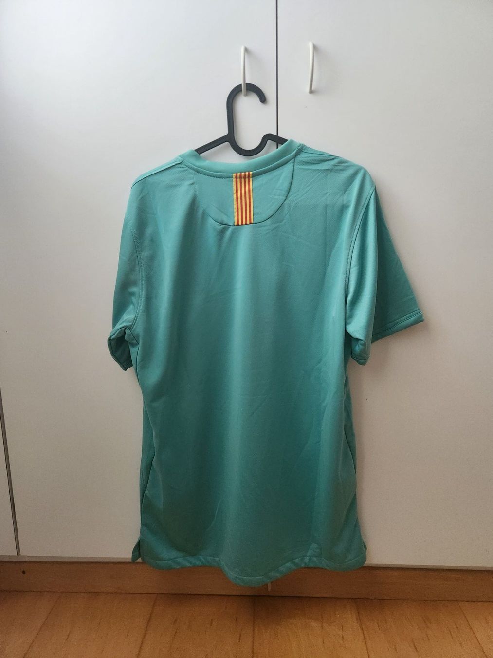 FC Barcelona Leibchen & Hosen: FC Barcelona Trikot Nike Grösse M  replica – Gebraucht aus Ennetbaden von ale_syz8 1