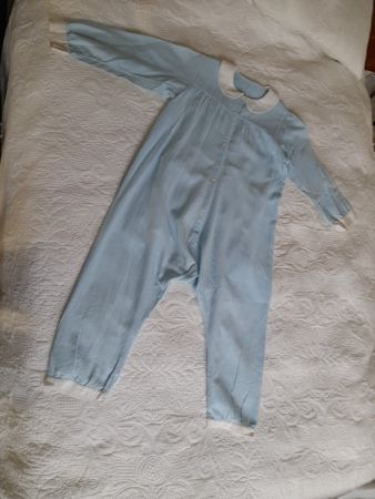 ANTIKER KINDERSCHLAFANZUG CA 1930, MIT ROLLLADEN HINTEN!
