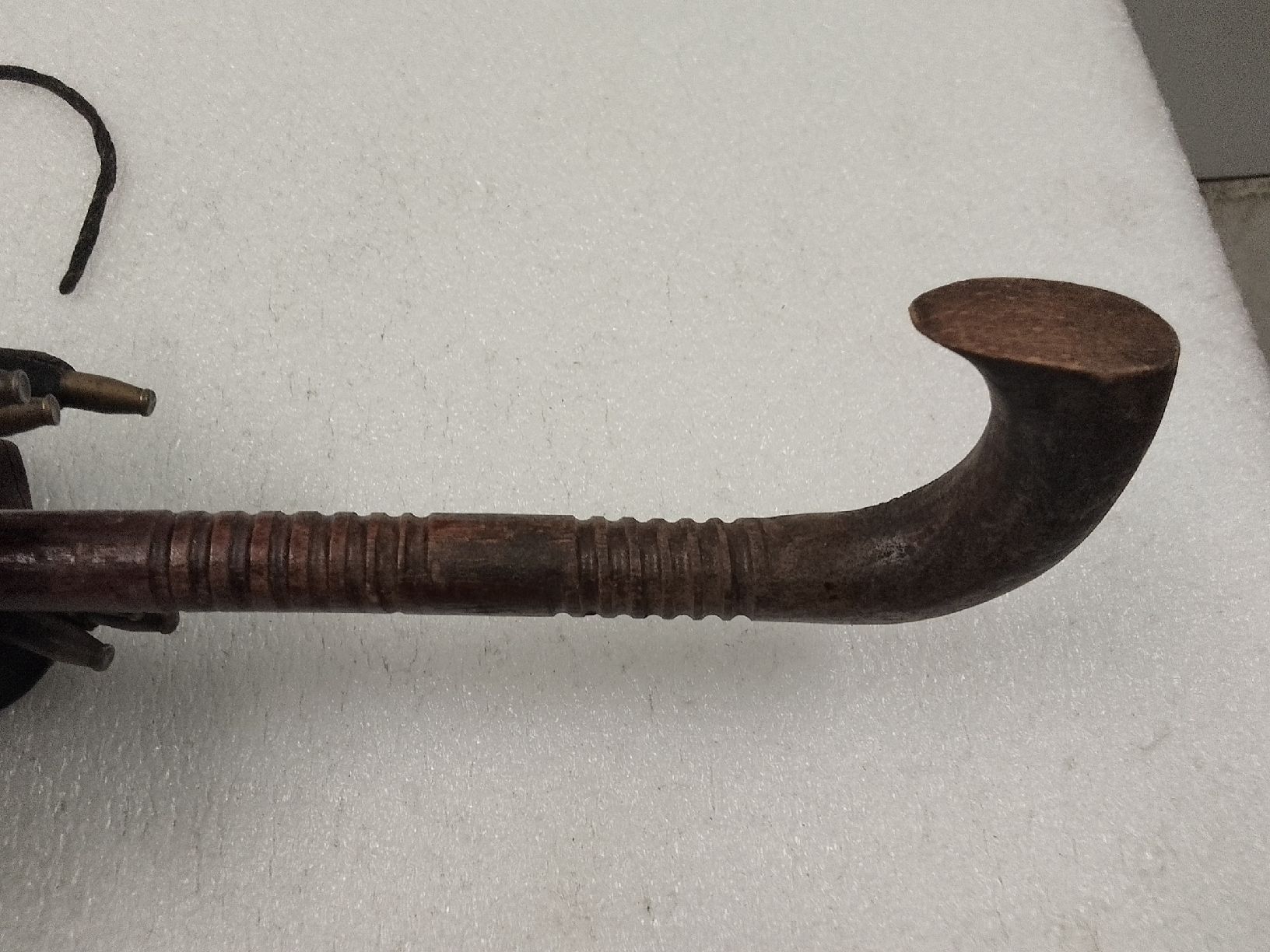 Ombrelli: Regenschirm schwarz mit Holzgriff, alt – Usato da Trubschachen venduto da Caddy8 8