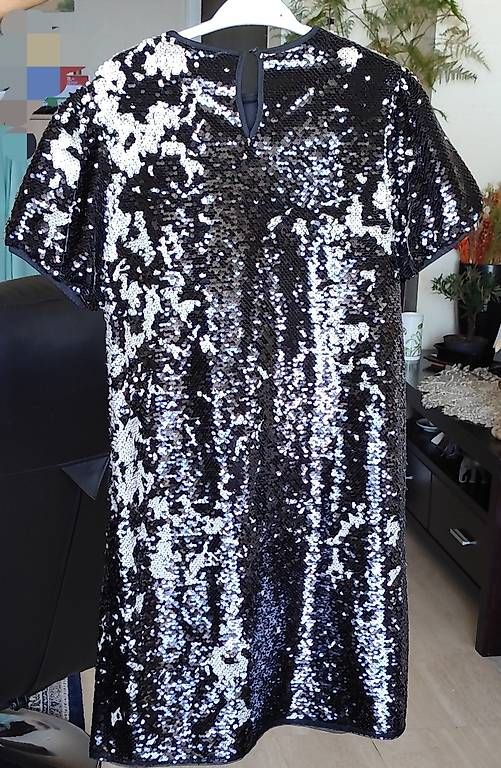 Robes: Robe en sequins  – Neuf avec emballage d'origine à Lausanne par vri_jmb8 1