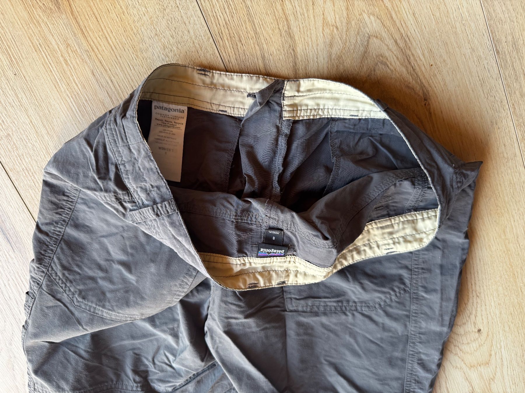 Pantaloni: Patagonia short gr 8 – Usato da Ovronnaz venduto da Etagne68 3