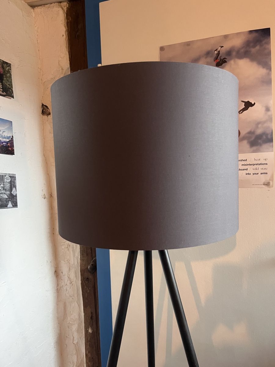 Lampade: Moderne Stehlampe Tripod – Usato da Winterthur venduto da serc.e 2