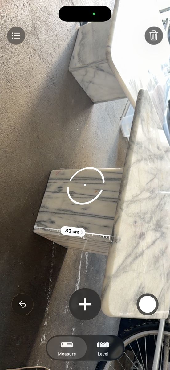Tavoli: Two square marble side tables acceptable condition – Usato da St Gallen venduto da Muhamet-Ali 2
