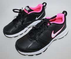 Baskets NIKE t. 38.5