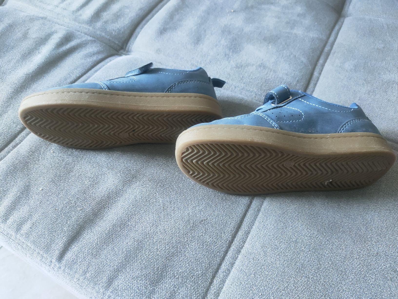 Scarpe per ragazzi: chaussures enfant, T. 29 – Usato da Romont FR venduto da GabrielaHeller 1