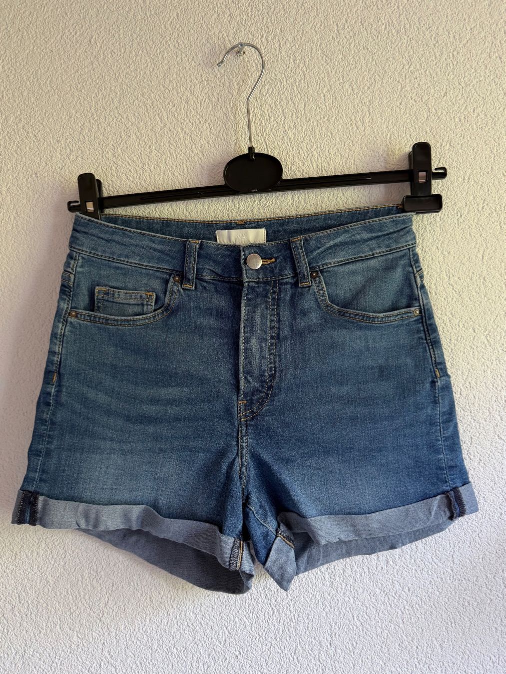 H&M Jeans: Jeans Shorts Gr. M – D'occasion à Brügg BE par crowhill2555