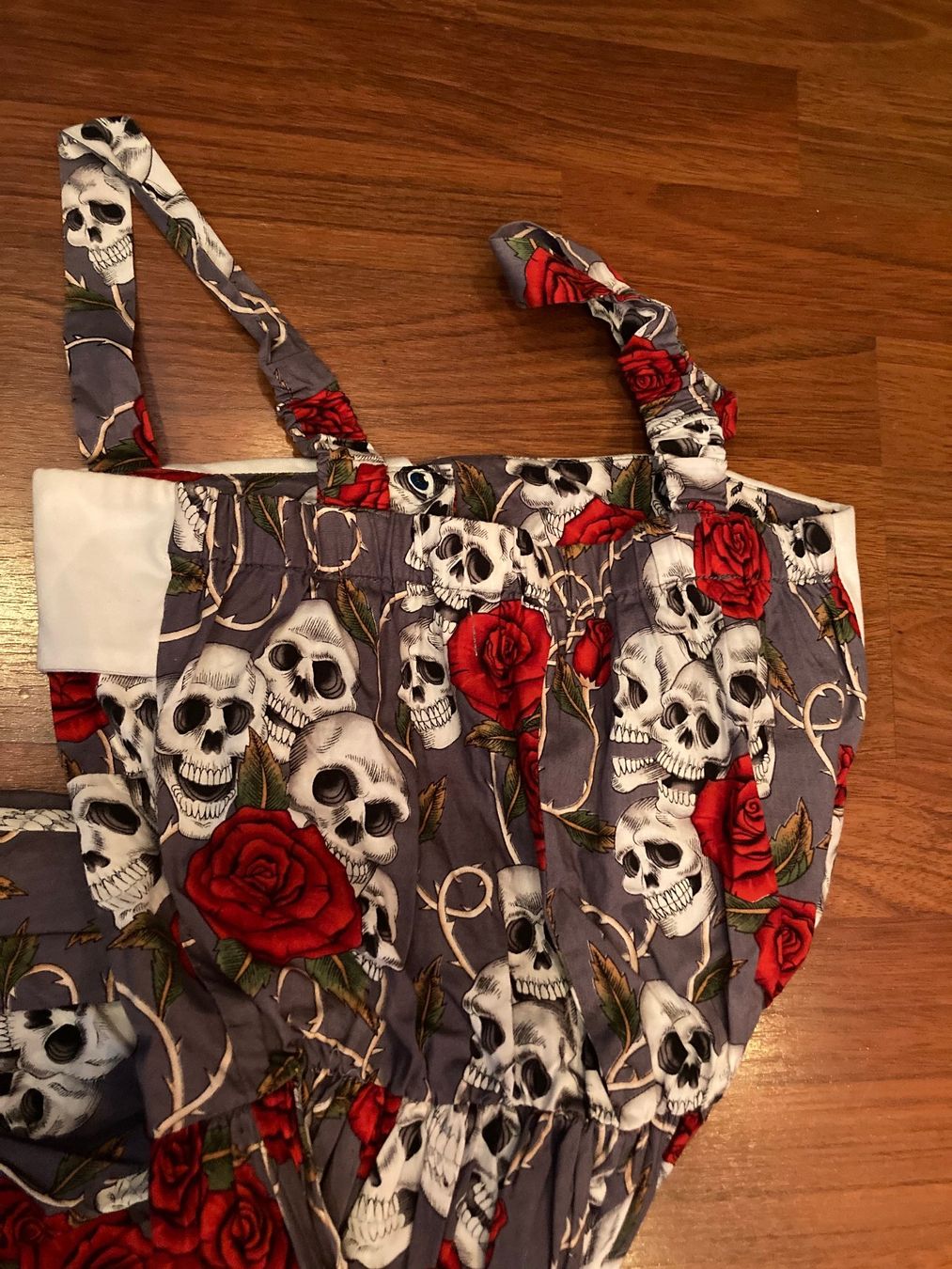 Kleider: Petticoat Kleid Totenköpfe mit Rosen – Neu (gemäss Beschreibung) aus Unterseen von amj_zz7j 2