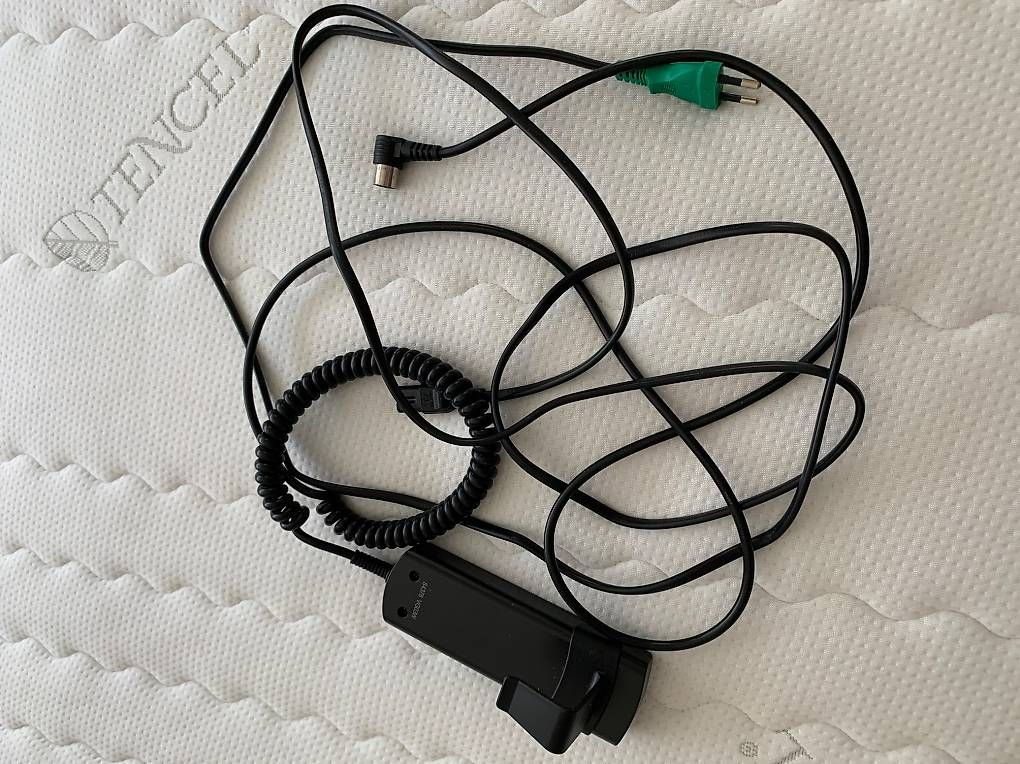 Letti: Bett mit elektrischem Einlegerahmen – Usato da Bülach venduto da schoggimartini 4