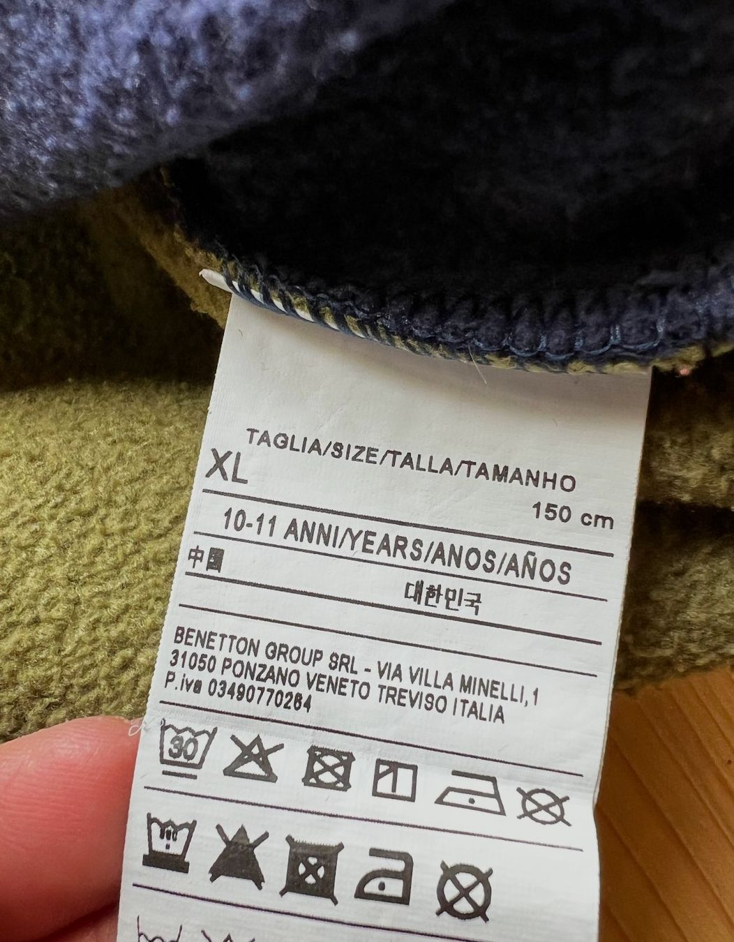 Benetton Pulls et sweat-shirts: Benetton Kaputzenpullover Gr.150 – D'occasion à Zürich par meggimay 1