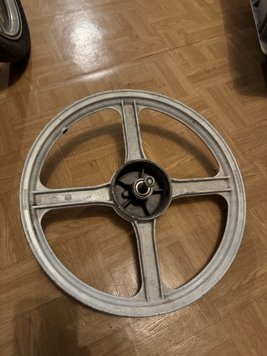 Piaggio Parti ricambio per ciclomotori: Piaggio Ciao Felge – Usato da Dübendorf venduto da Sachs621 2