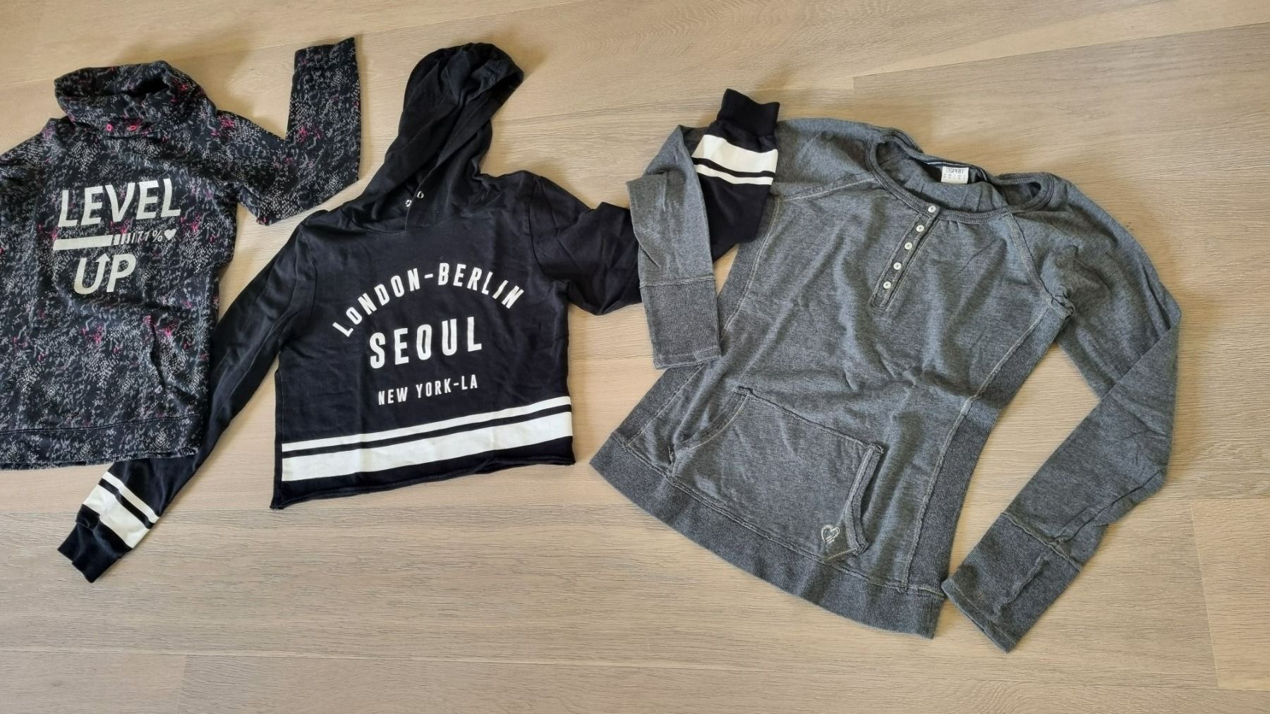 Lotti di vestiti: Kleiderpaket: 4 Oberteile (Pullover, Shirts) - Gr. M – Usato da Neftenbach venduto da DanielaS01020304 2