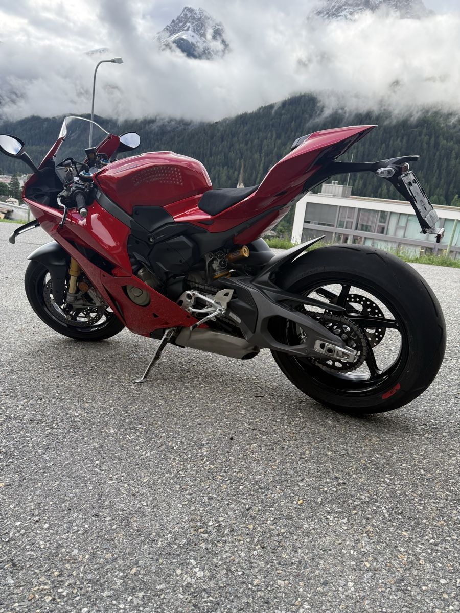 Ducati Strada: Ducati Panigale V4S 2025 – Usato da Scuol venduto da Maddidu 4