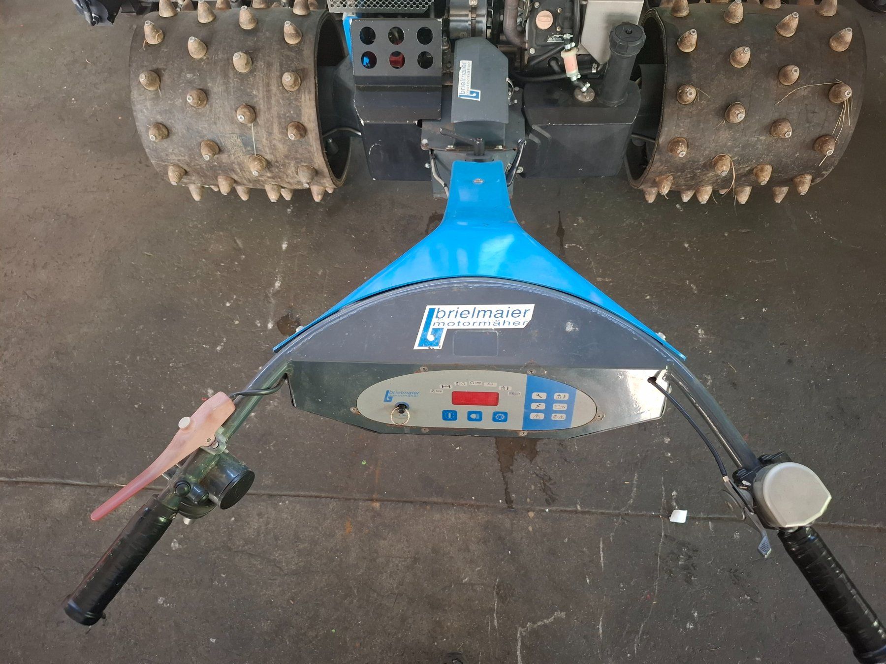 Brielmaier Tutte le macchine: Brielmaier 27 PS mit 3.5m Doppelmesserbalken – Usato da Nesslau venduto da Bere_wegge1 2