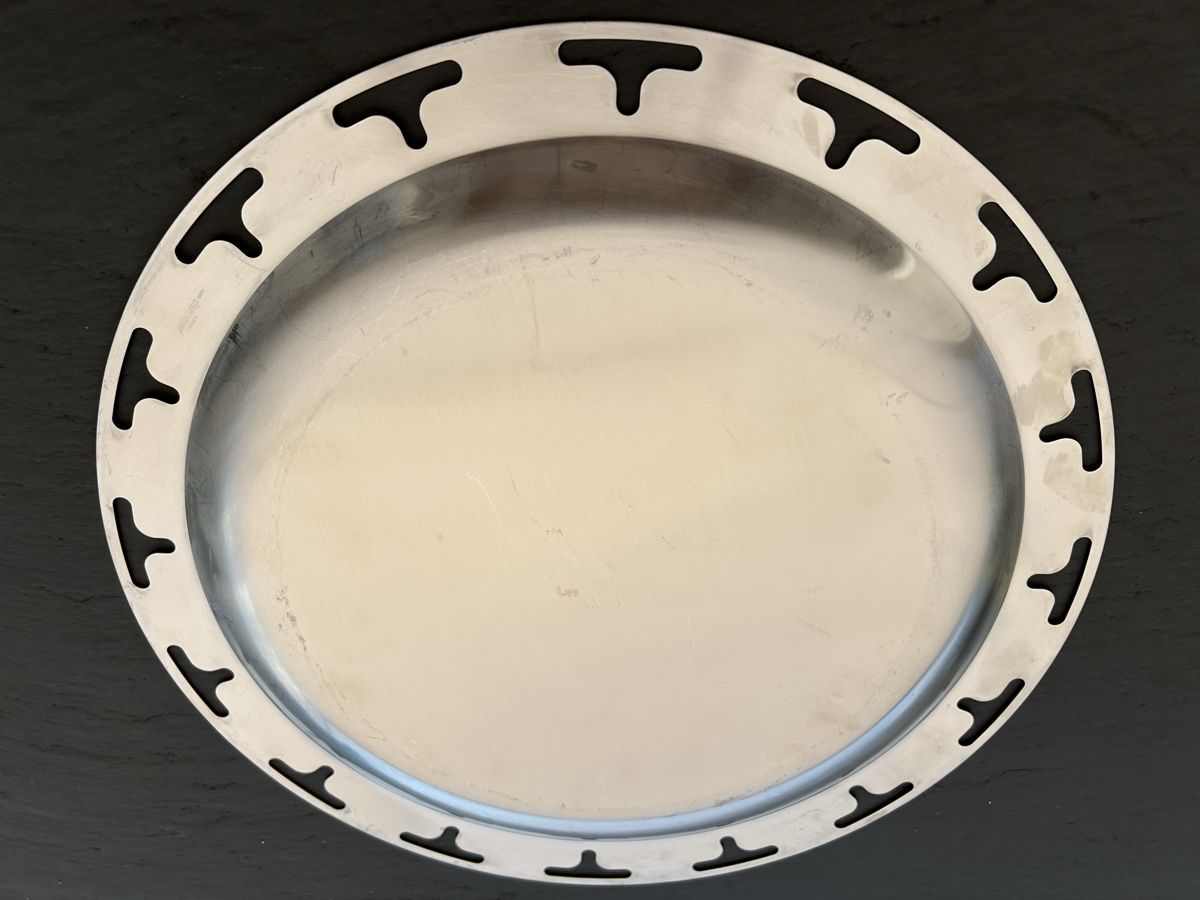 Alessi Piatti di portata: EDELSTAHL - SERVIER - PLATTE / ALESSI - STYLE – Usato da Nidfurn venduto da cejeisda