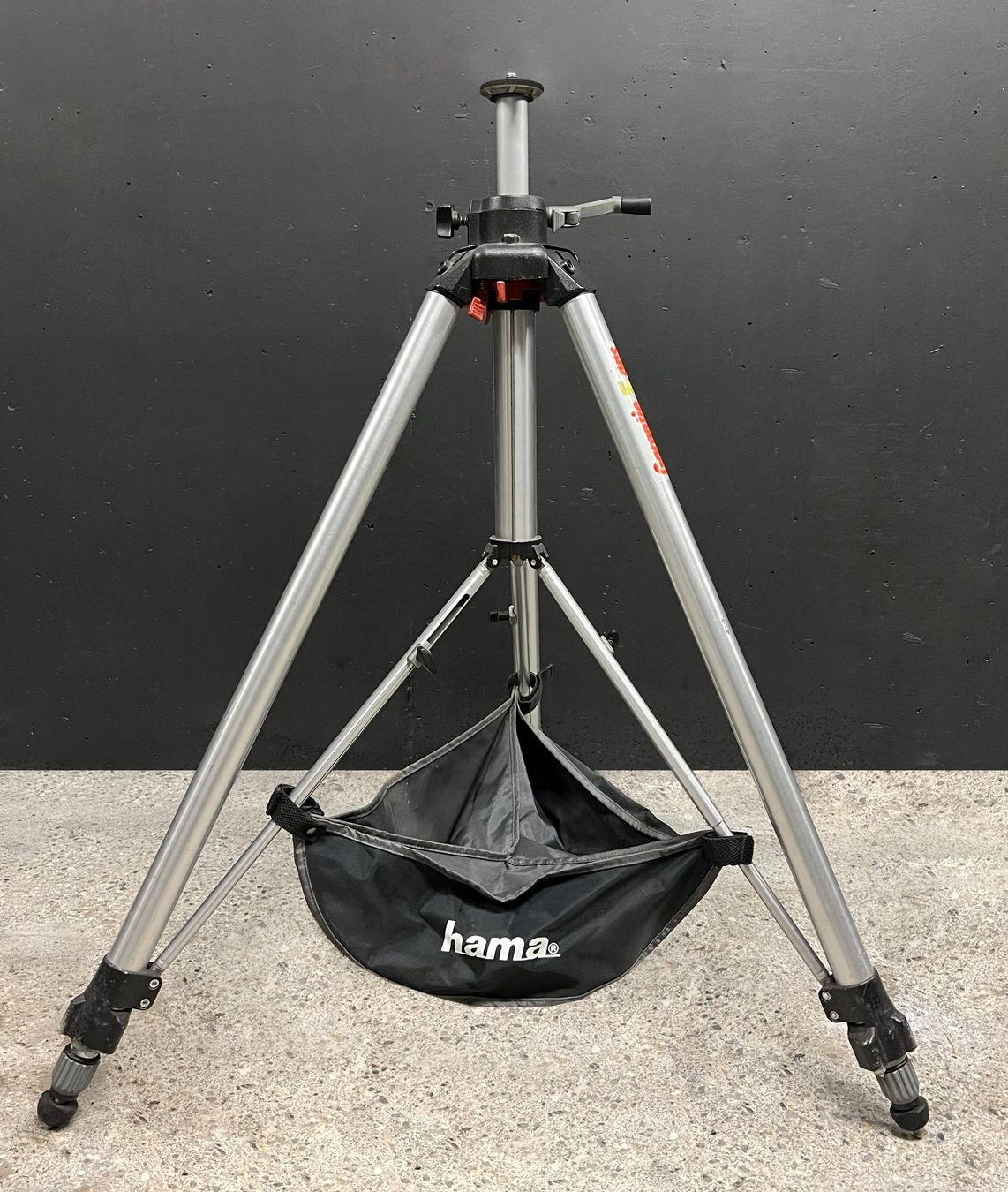 Manfrotto Stative & Stativköpfe: Manfrotto Stativ mit Ablagebeutel – Gebraucht aus Engelberg von TC55