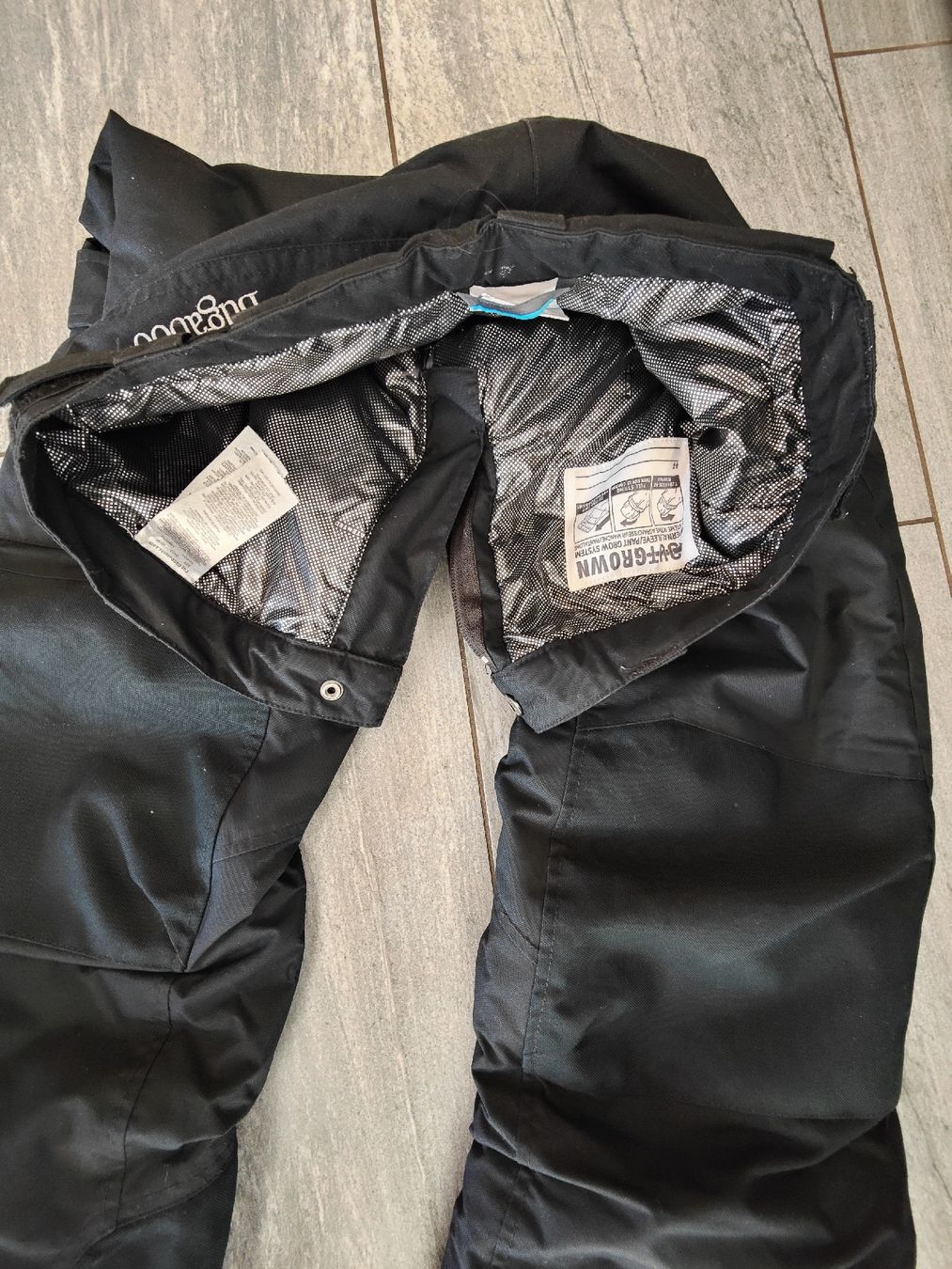 Columbia Pantalons: tuta sci – D'occasion à Tesserete par eli_y5kr 1