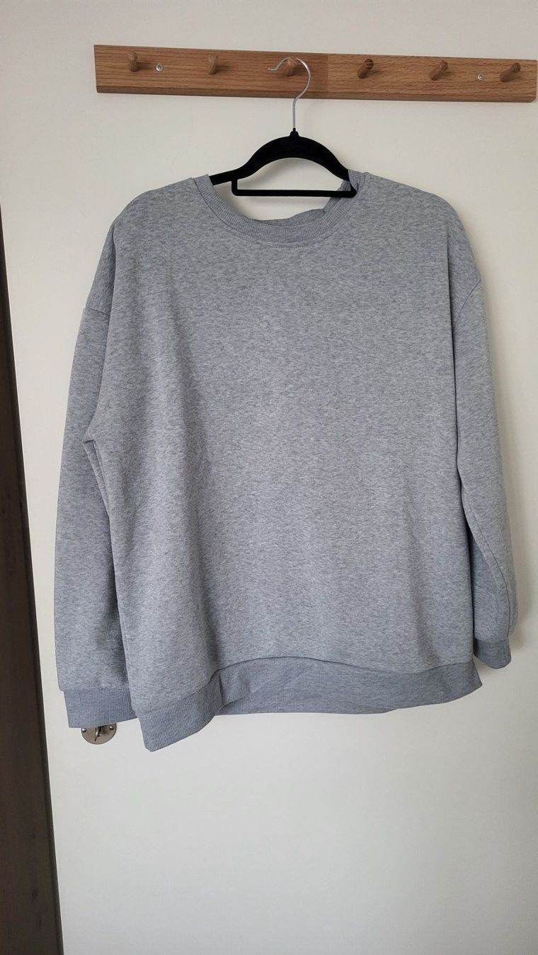Pullover & Sweatshirts: sweat shirt – Gebraucht aus Kloten von kar_zjb2