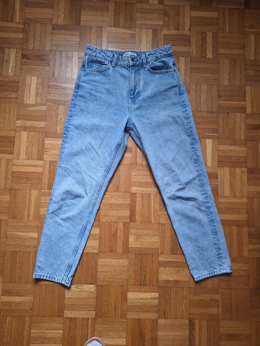 Zara Jeans: Zara Jeans, hellblau, Gr. 38, Top Zustand – Nuovo (secondo la descrizione) da Adlikon b.Regensdf venduto da che_xxb9