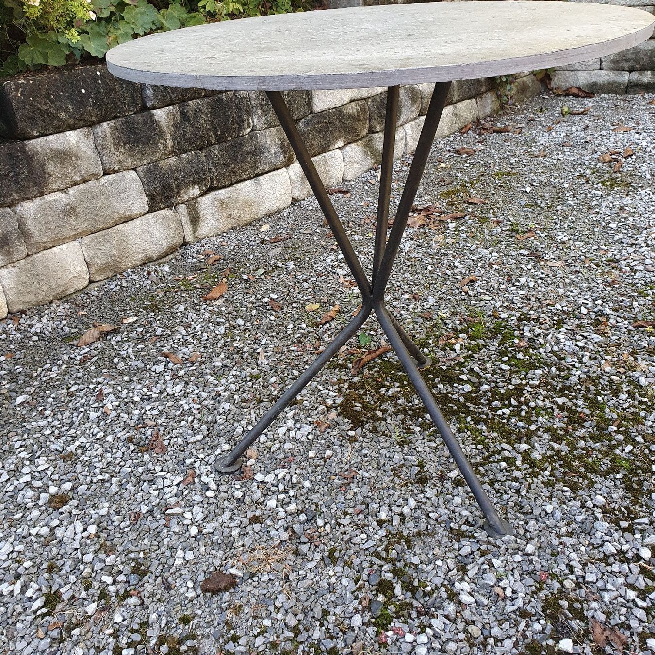 Tische: Bistrotisch Beistelltisch Schiefertisch – Gebraucht aus Uesslingen von 1Atelier 3