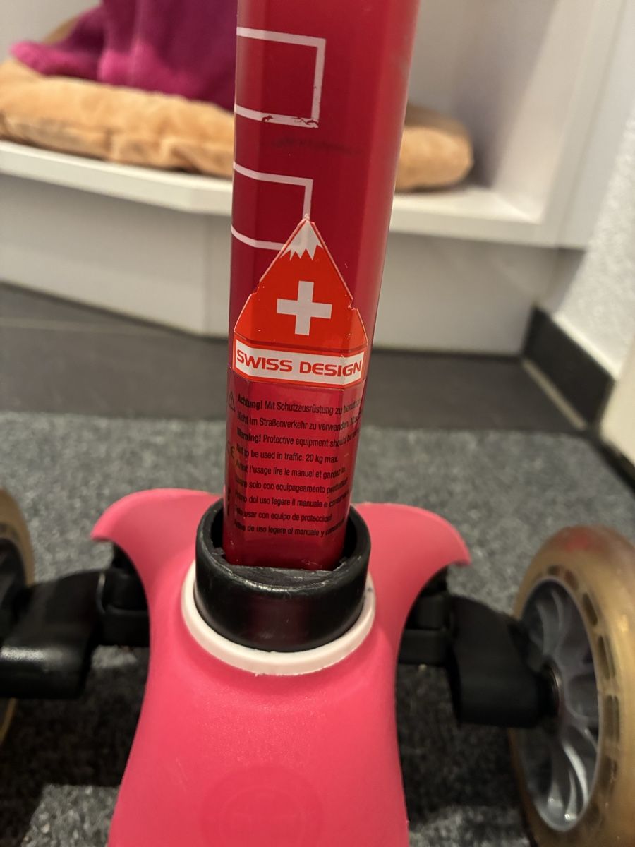 Micro Kickboard: Micro Mini Scooter Kinderroller rosa gebrauchter Zustand – Usato da Neerach venduto da Licht10 2