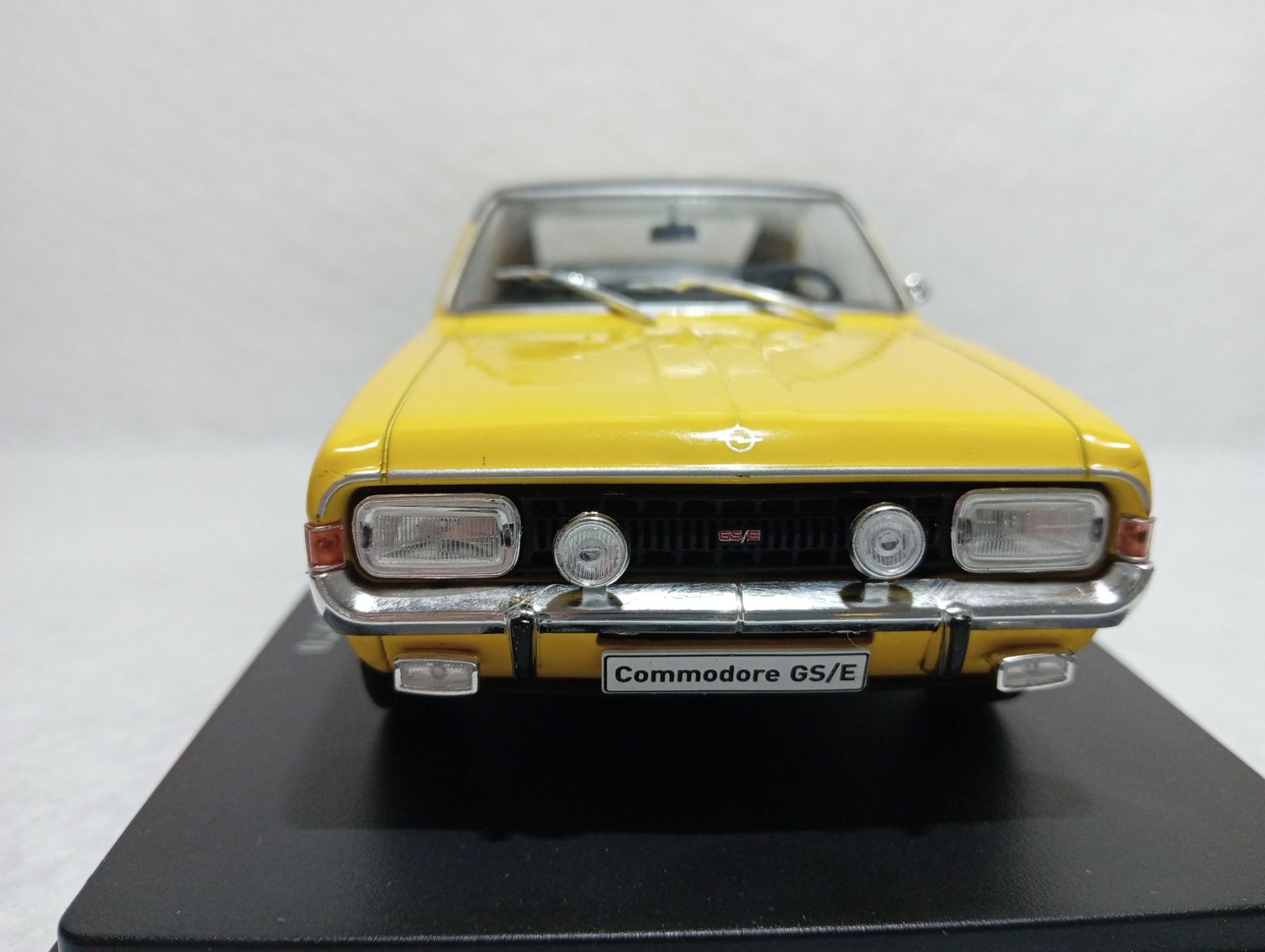Opel Modellini d'auto: Opel Commodore A GS/E Coupe 1970 – Usato da Huttwil venduto da Secondtrain 3