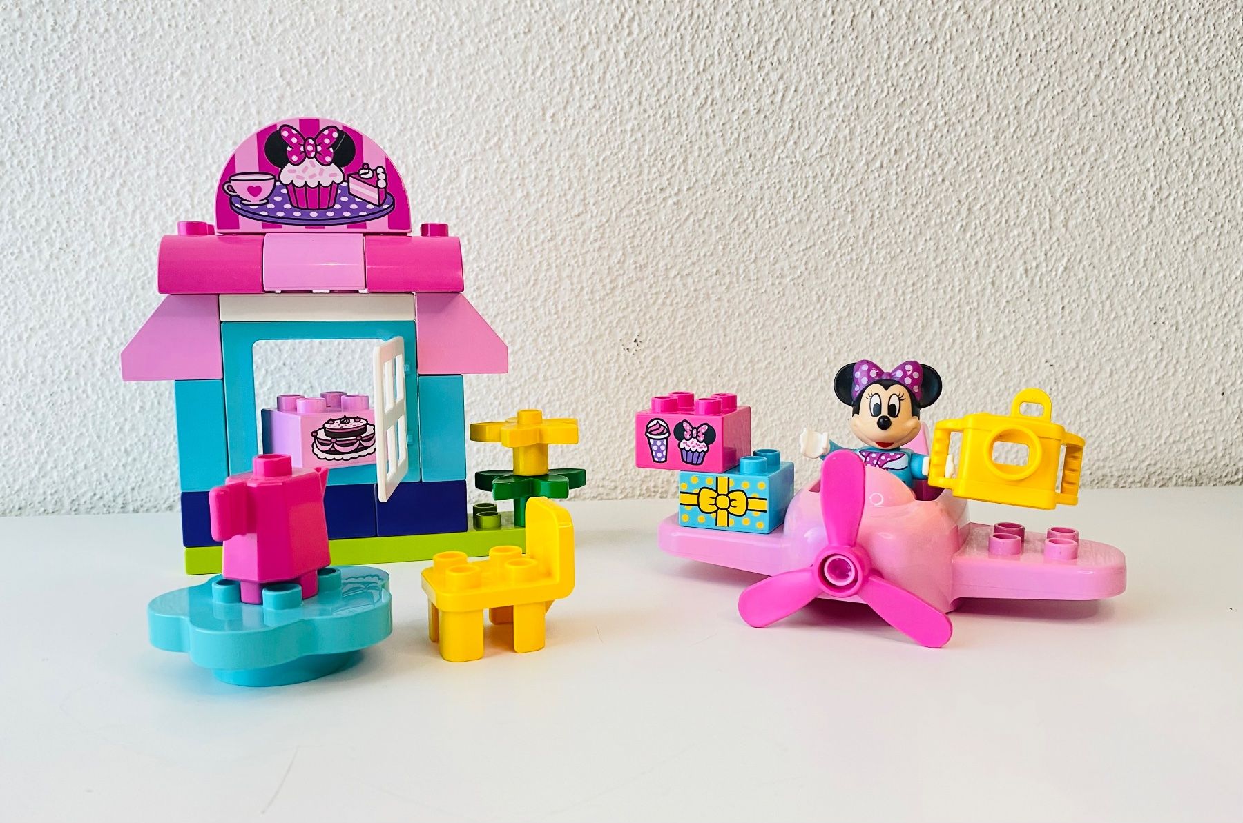 Lego Baukästen: LEGO DUPLO 10830 Minnies Cafe – Gebraucht aus Mellingen von Lapequenita