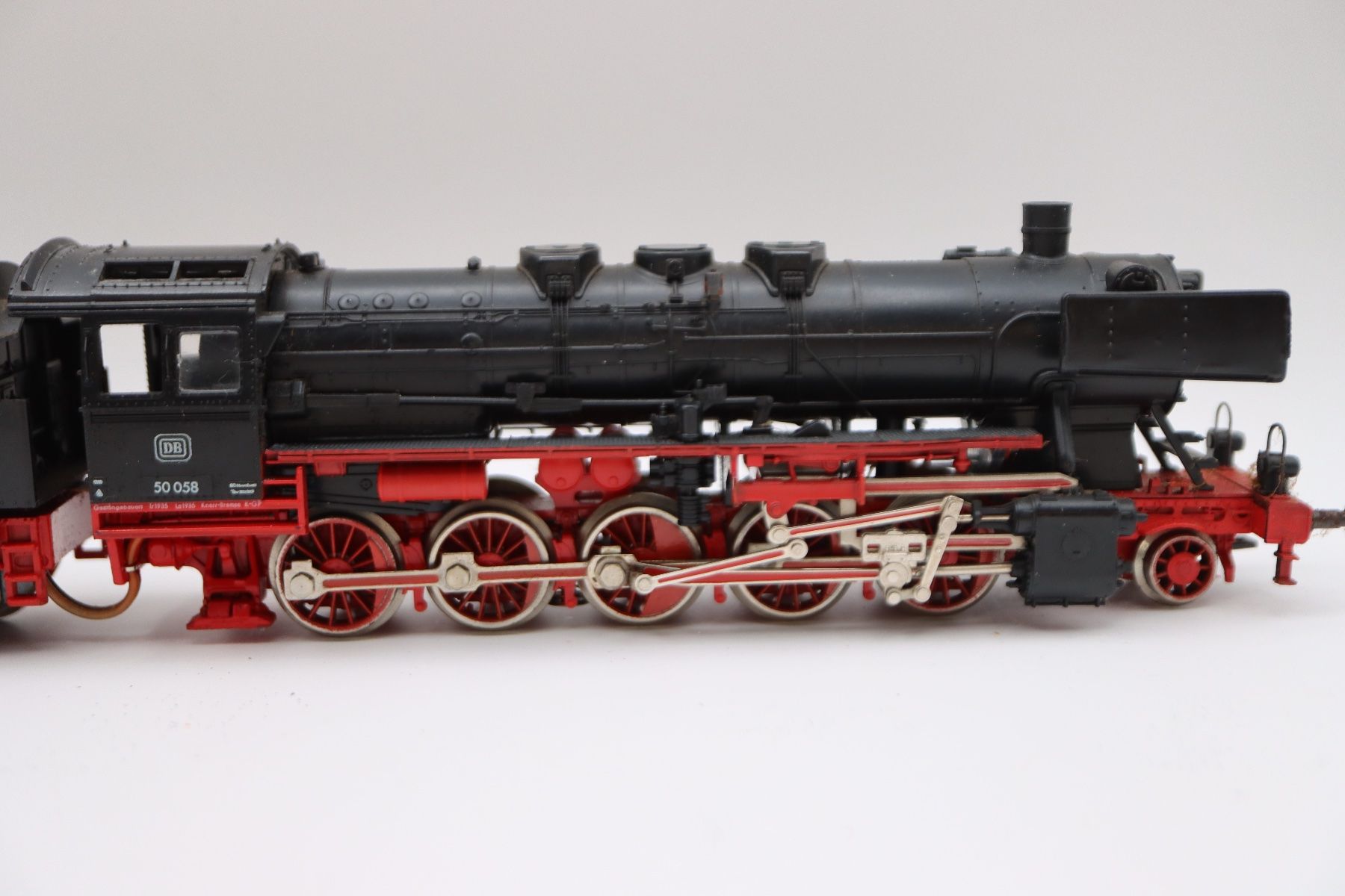Fleischmann Modelleisenbahnen: Fleischmann H0 DB Dampflok BR 50 058 mit Tender – Gebraucht aus Zürich von KE-Sales 5