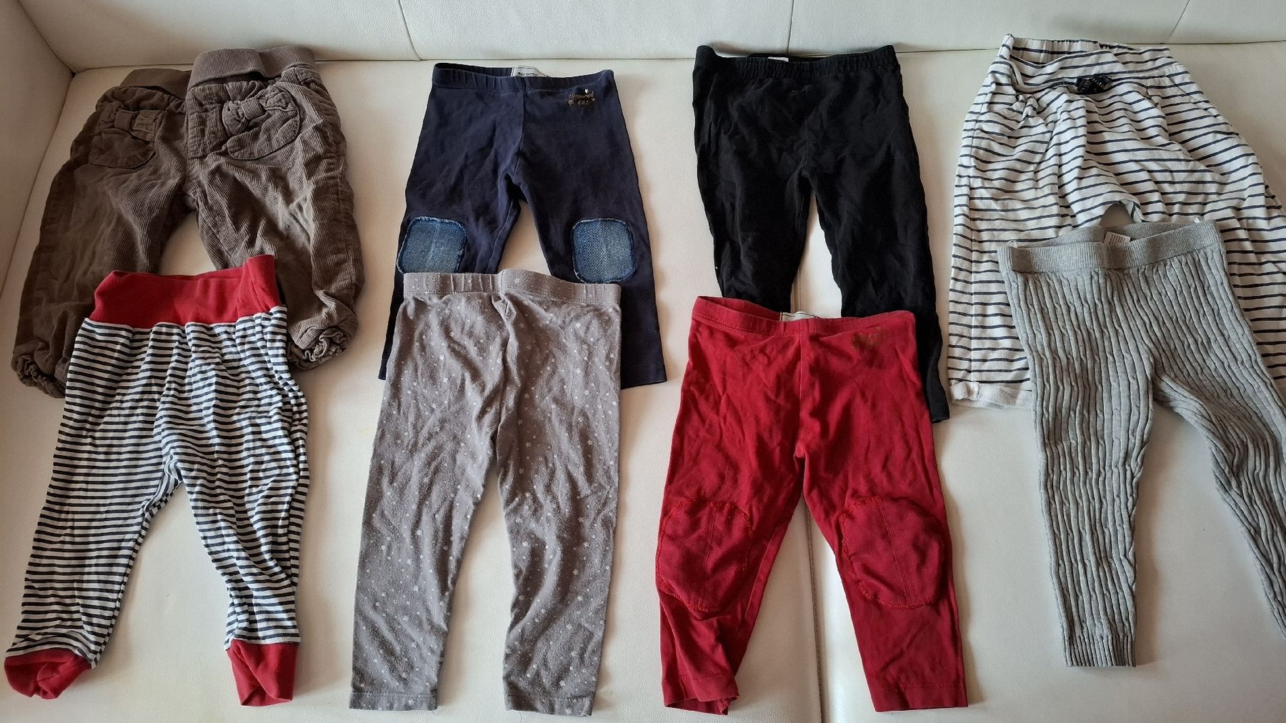 Lotti di vestiti: Kinderkleiderpaket Grösse 80, neutrale Farben – Usato da Beromünster venduto da Schildi1988 3