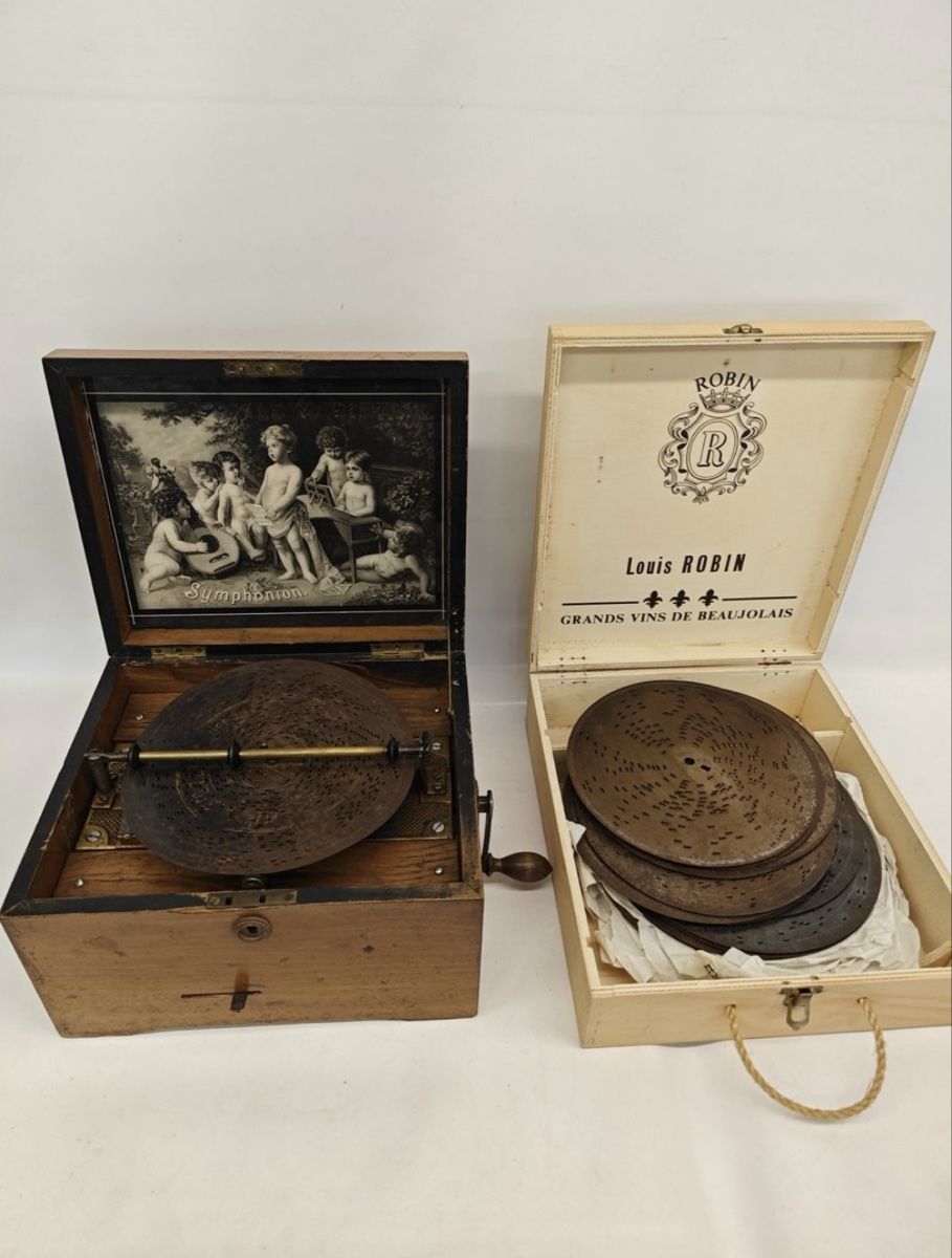 Carillon: Antikes Symphonion & 49x Blechplatten – Usato da Solothurn venduto da NUVICO