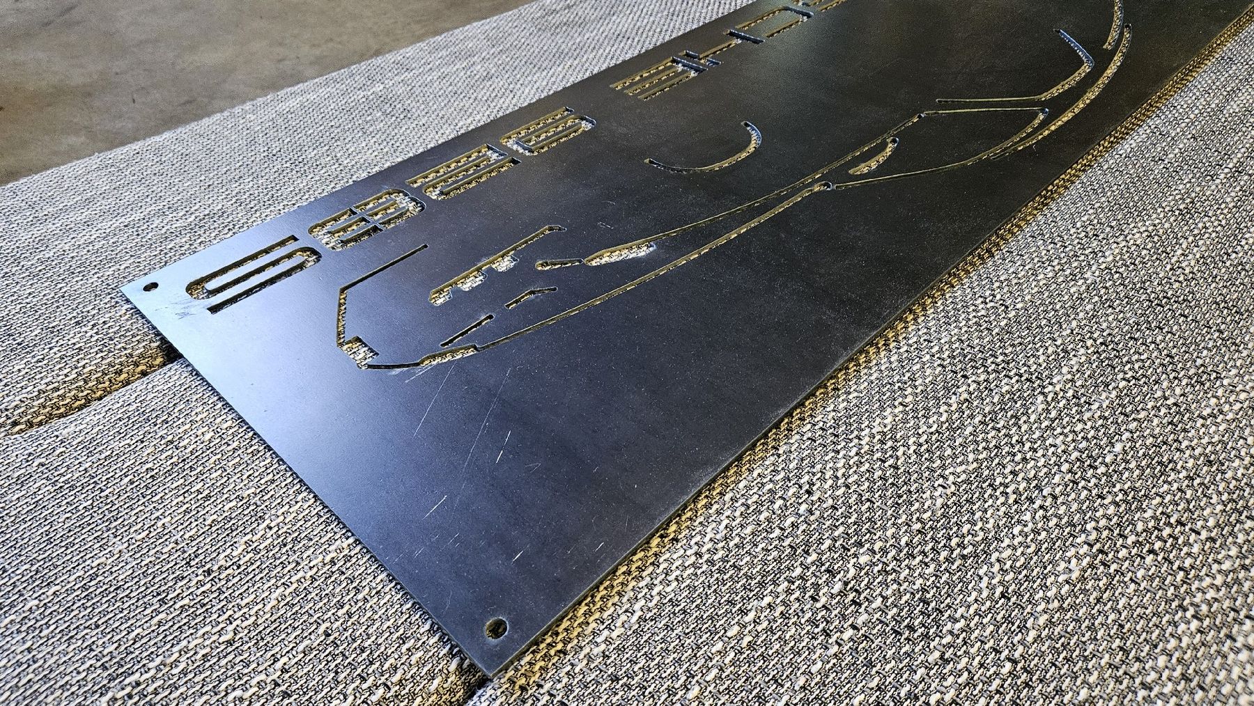 Porsche Accessori per altri veicoli: Tôle décorative Porsche 928s – Usato da Oron-la-Ville venduto da NiKi-Pictures 2