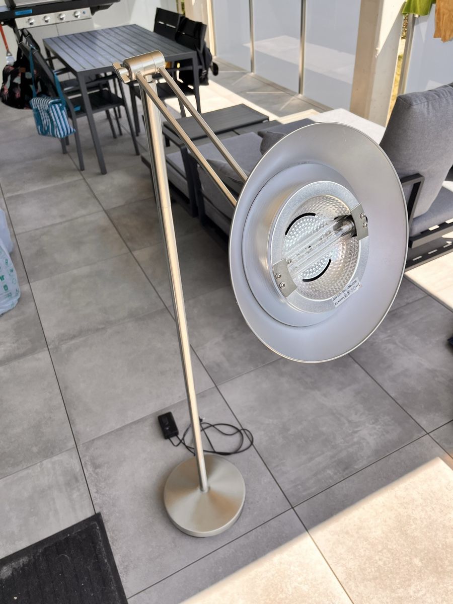 Lampes: Lampadaire design métal réglable  – D'occasion à Courroux par bac_y6hb 1