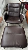 Moderner Loungesessel mit Hocker aus hochwertigen Leder
