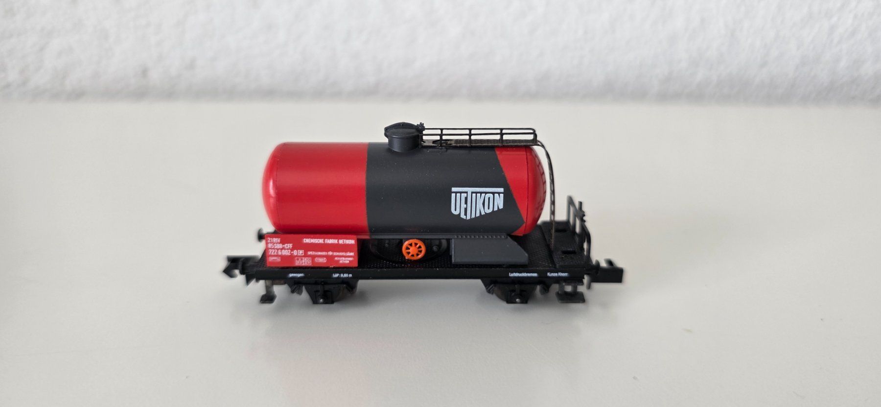 Arnold Modelleisenbahnen: Kesselwagen Uetikon / 2-Achser – Gebraucht aus Wittenbach von Hase113 4