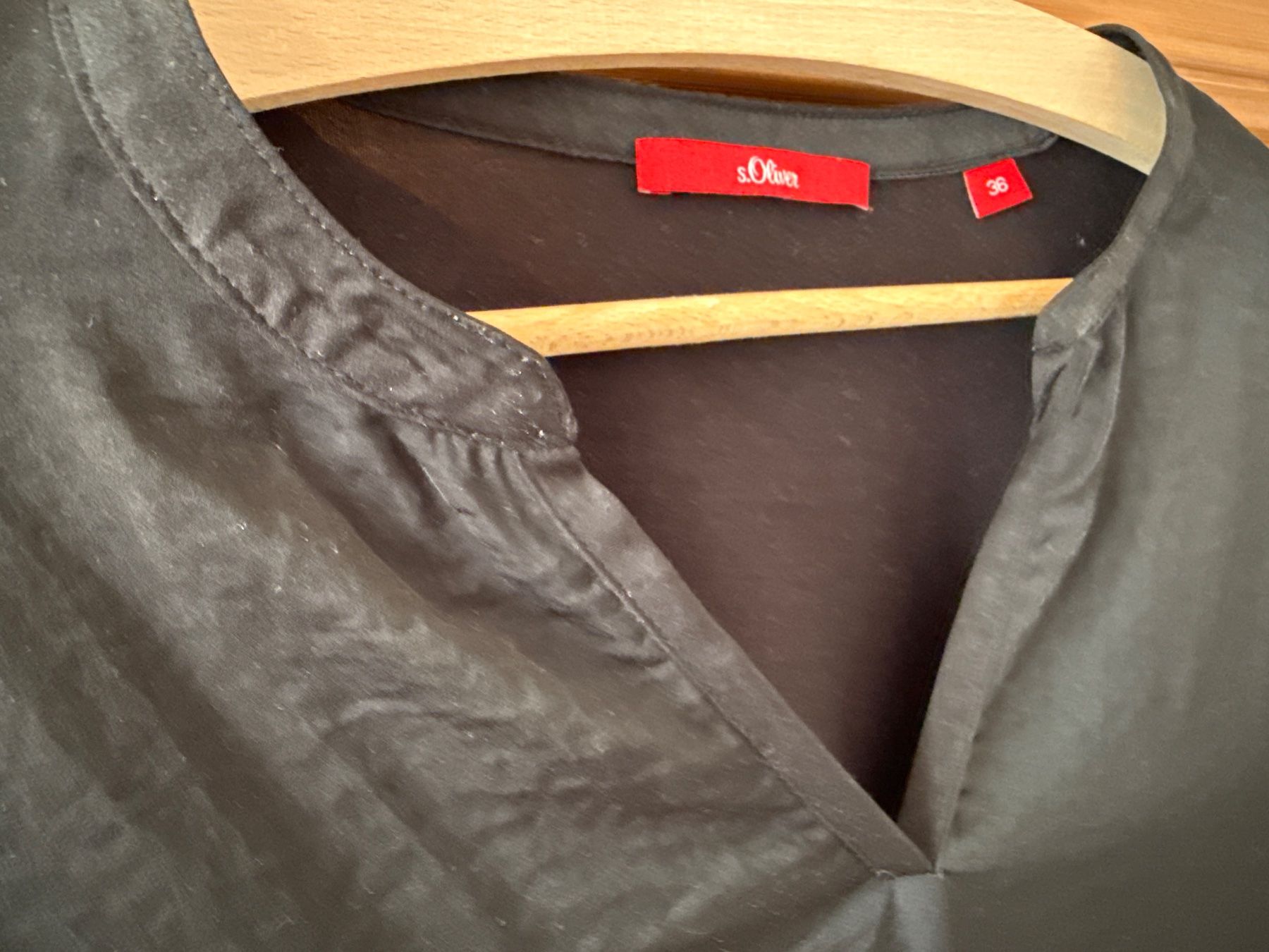 S.Oliver Camicette: s.Oliver 2 x Bluse schwarz und beere Gr. 36 – Usato da Winterthur venduto da britsi 1
