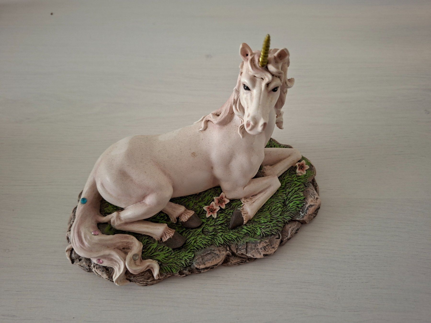 Figurines: Einhorn Figur liegend – D'occasion à Zürich par ladyshana84