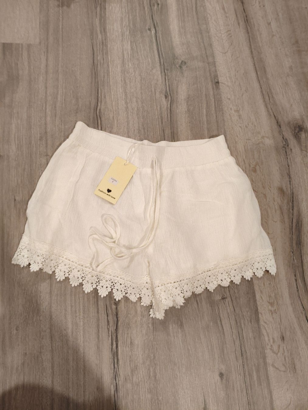 Pantaloni: pantaloncini lino – Nuovo e nell'imballaggio originale da Bioggio venduto da OresteIronix