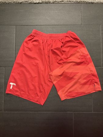 Sportshorts T1tan rot Grösse M guter Zustand