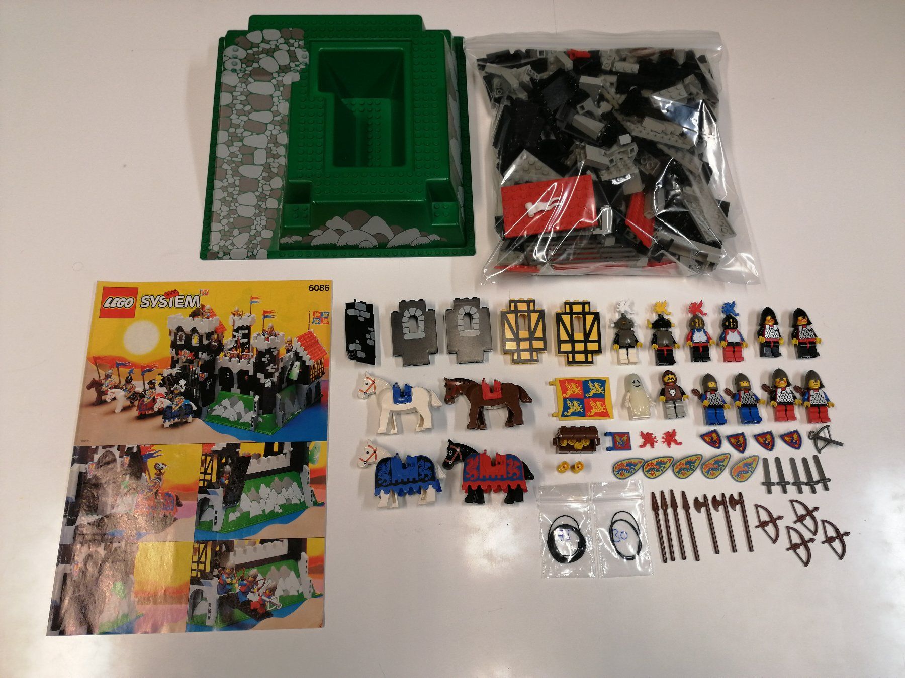 Lego Giocattoli: Lego System 6086 Black Knight's Castle – Usato da Sils im Domleschg venduto da AMAG_AUDI_ZH 1