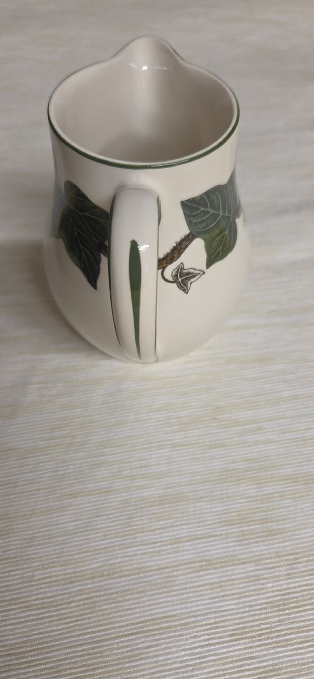Carafes: WEDGWOOD IVY NAPOLEON – D'occasion à Ascona par principessacaroline 2