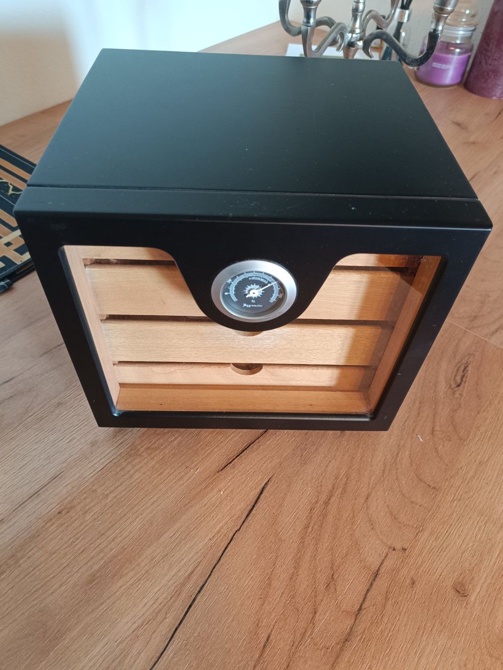 Humidor für Zigarren, Top Zustand 25 * 23 * 22 cm (Gebraucht) in Baar ...