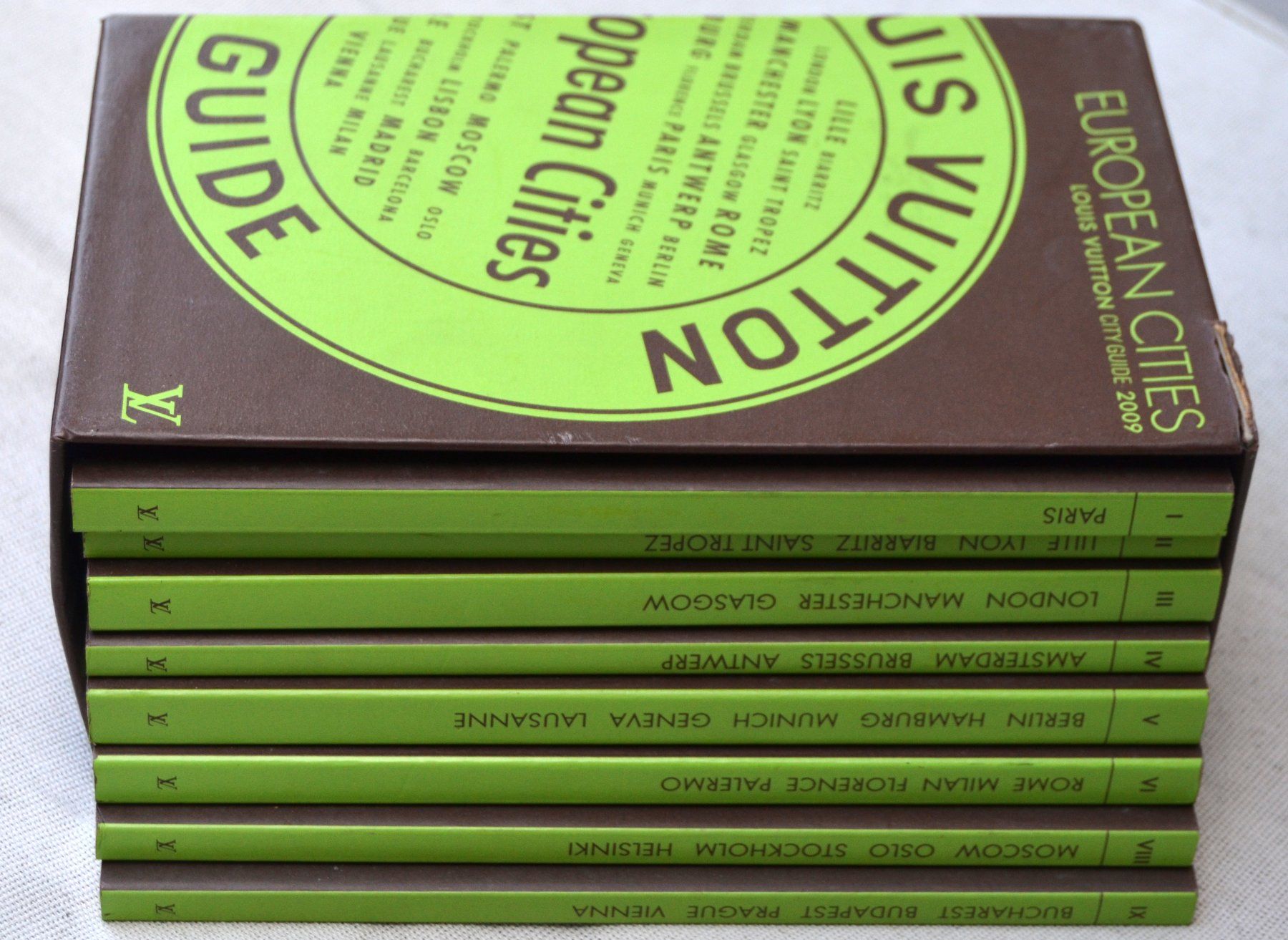 Libri: Louis Vuitton City Guide 2009 – Usato da Collonges venduto da arashee 1