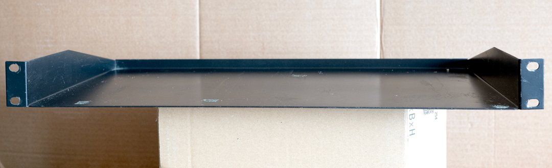 Strumenti musicali: Music effects rack shelf, metal. – Usato da Zürich venduto da AuctionAlan 1