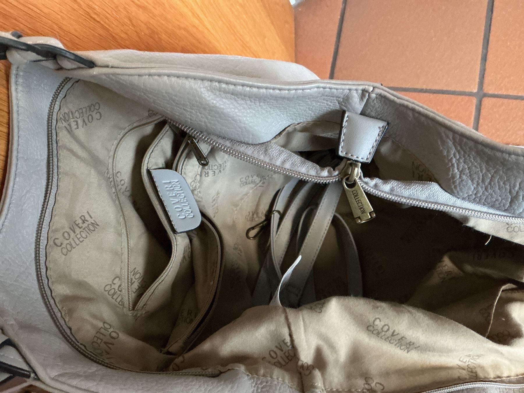 Sacs femmes: Coveri Collection Tasche hell  grau – D'occasion à Wettingen par Andres54 3